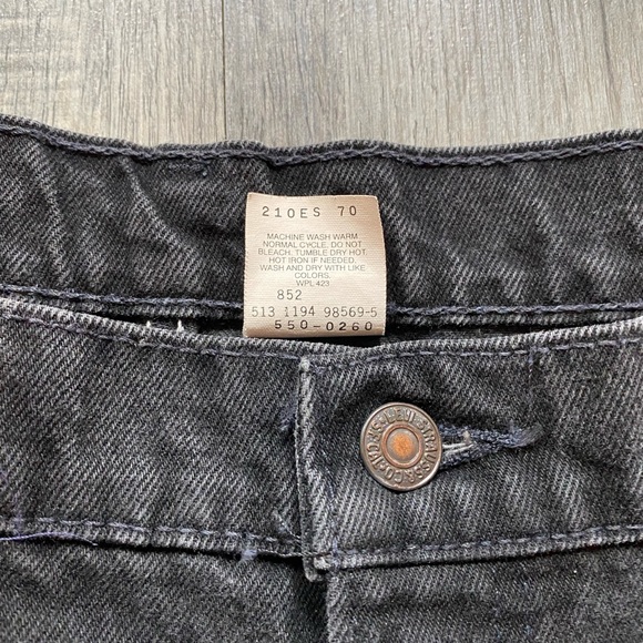 Vintage Black Levi Jeans - Picture 2 of 7